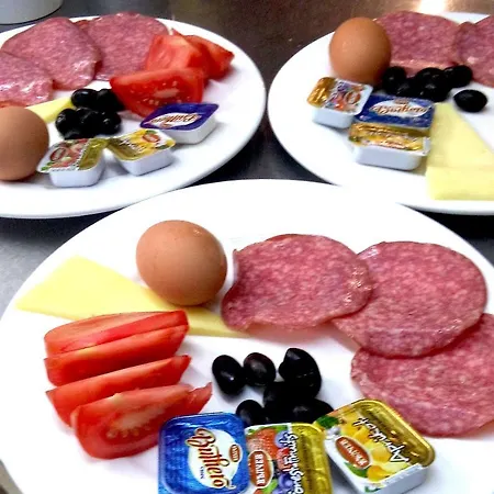 Oasis ゲストハウス 2*