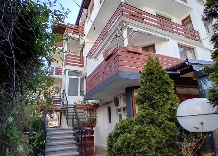 Oasis Casa de hóspedes 2*