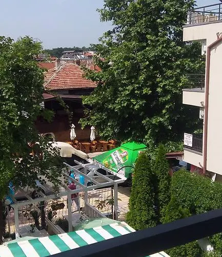 Casa de hóspedes Oasis 2*