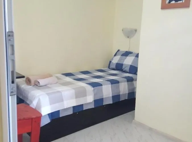 Oasis Guest house 2*